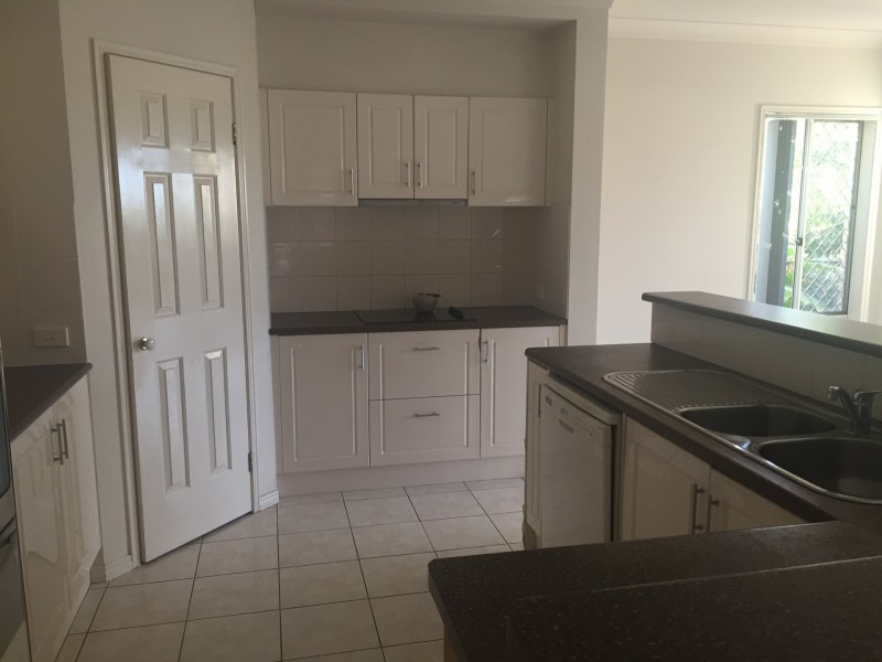 8 Fairmont Crescent, Underwood QLD 4119