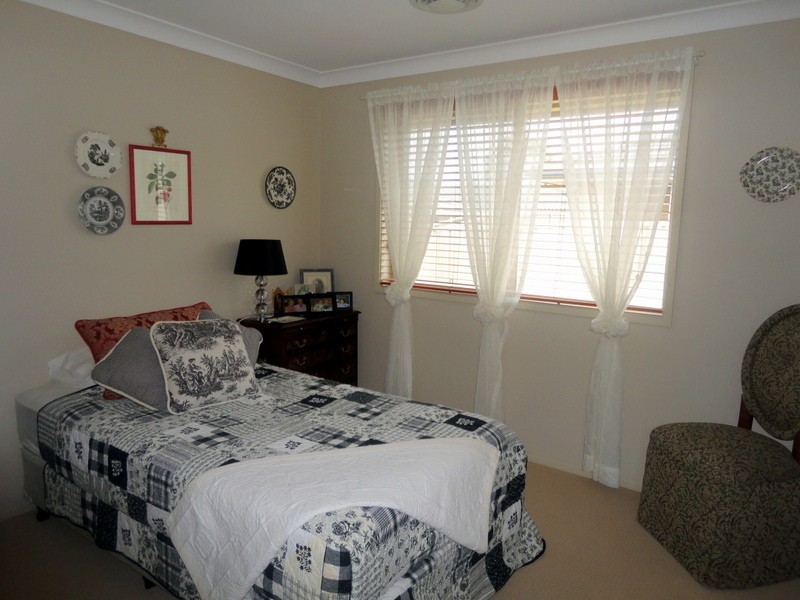 56 Waterside Drive, Woongarrah NSW 2259