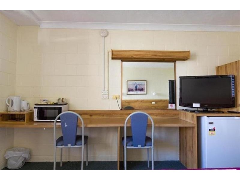 100 Gladstone Road, Allenstown QLD 4700