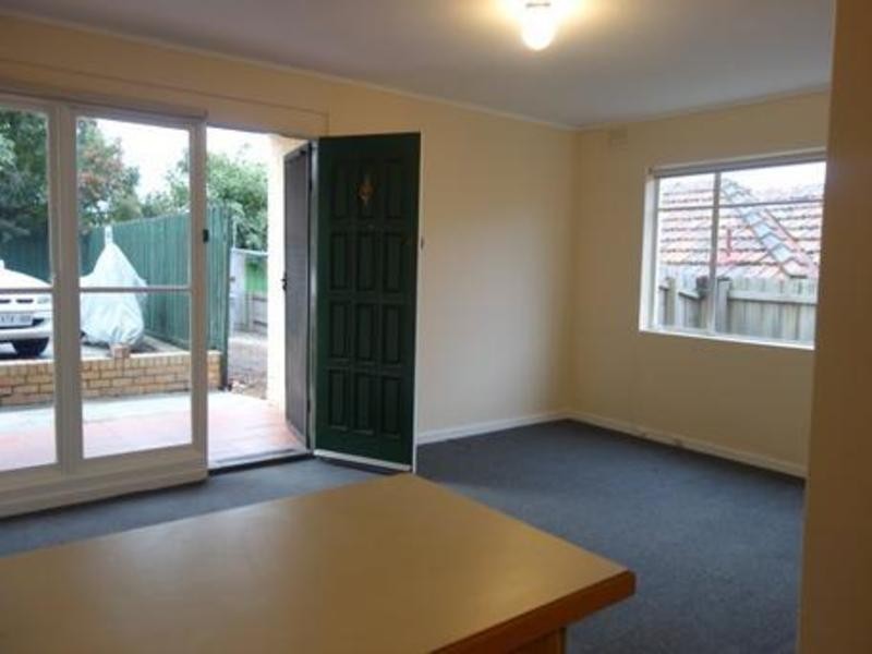 4/4-6 Muchell Grove, Coburg VIC 3058