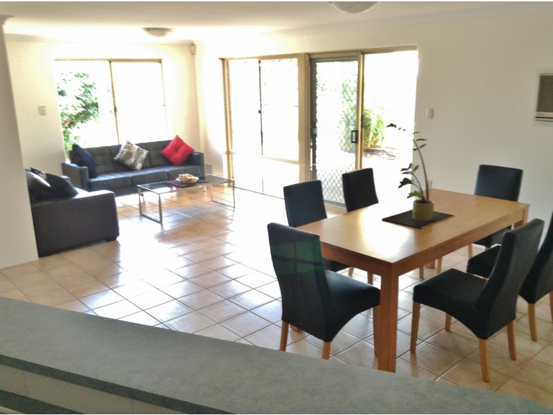 8 Willow Creek Mews, Woodvale WA 6026