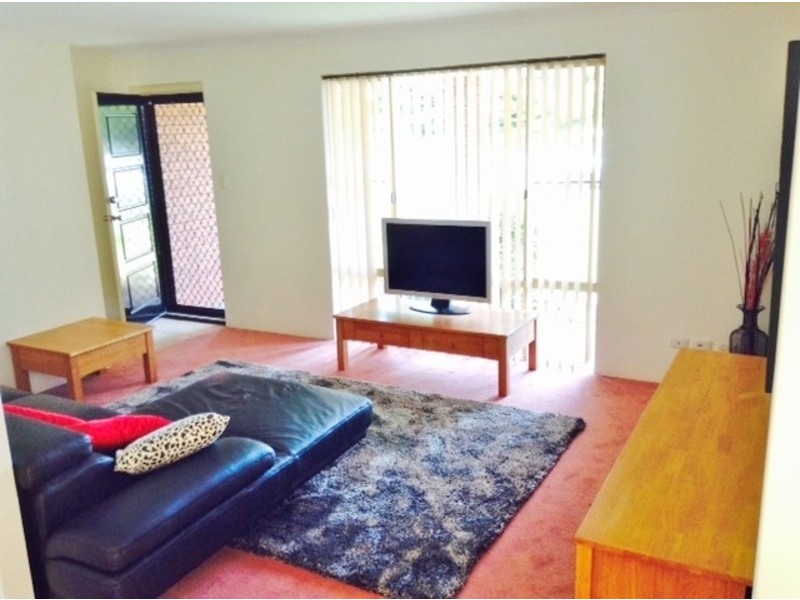 8 Willow Creek Mews, Woodvale WA 6026