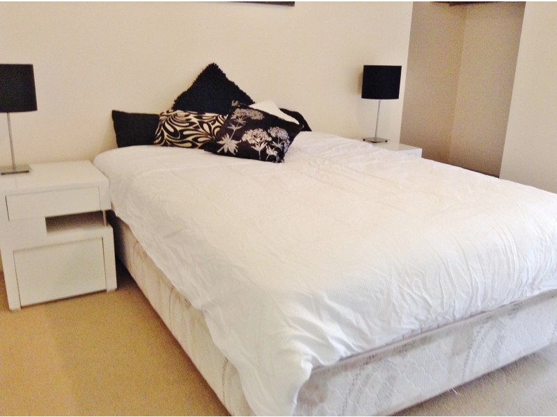 8 Willow Creek Mews, Woodvale WA 6026