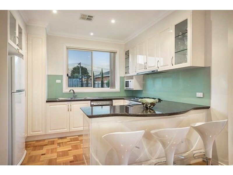 2/51 Leonard Close, Clarinda VIC 3169