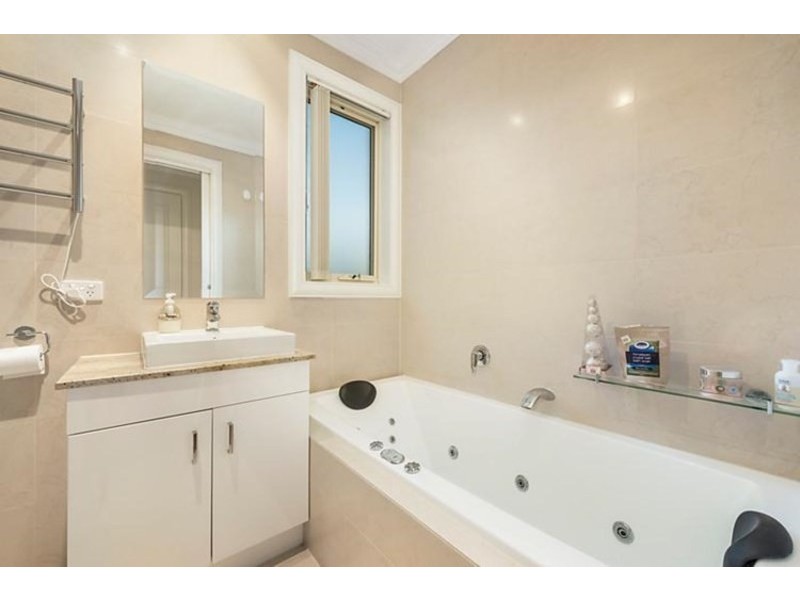 2/51 Leonard Close, Clarinda VIC 3169