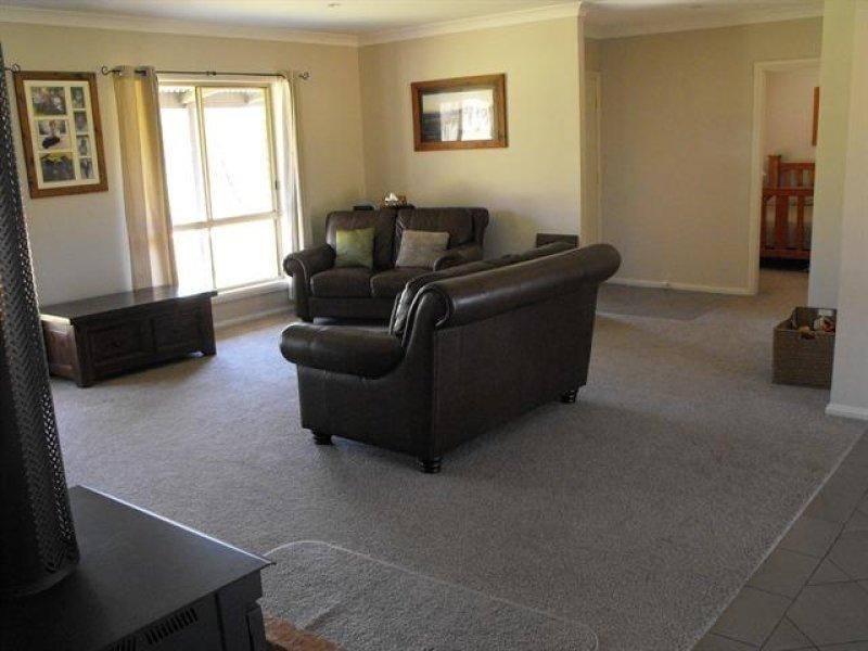 28 Battalion Drive, Cowra NSW 2794