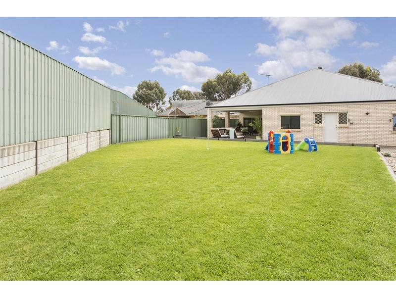 2 Holly Court, Mawson Lakes SA 5095