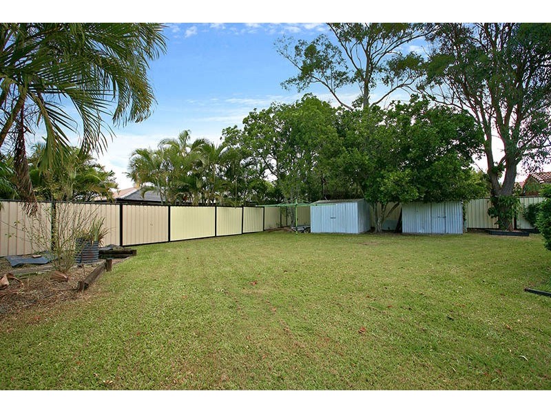 21 Parkroyal Crescent, Regents Park QLD 4118