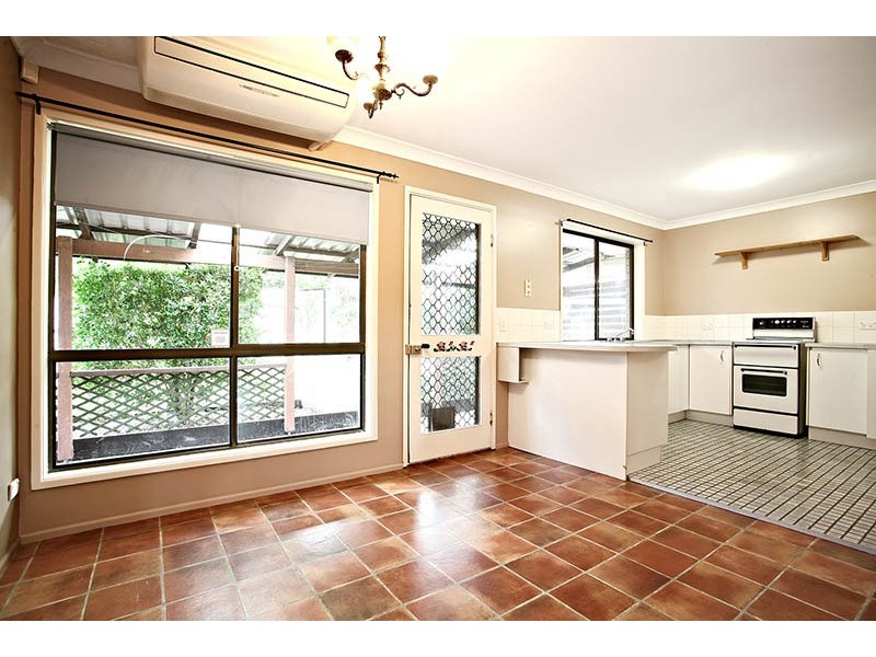 21 Parkroyal Crescent, Regents Park QLD 4118