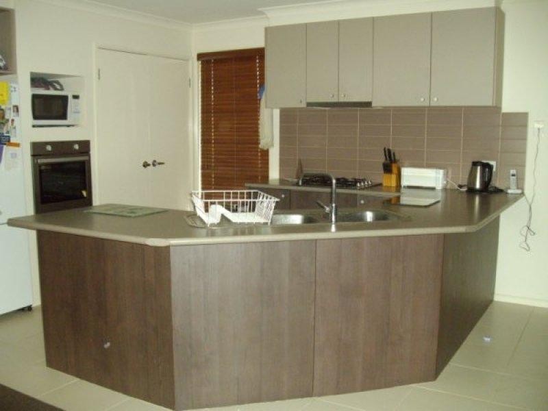 6 Drysdale Place, Brookfield VIC 3338