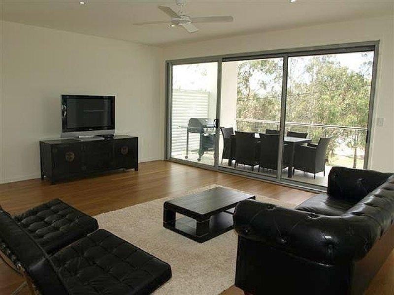 30 The Lakes Way, Elizabeth Beach NSW 2428