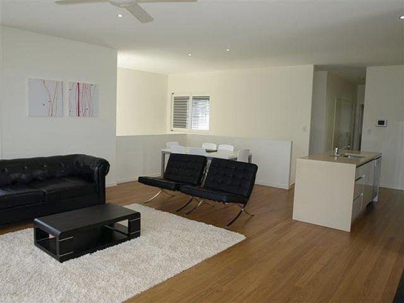 30 The Lakes Way, Elizabeth Beach NSW 2428