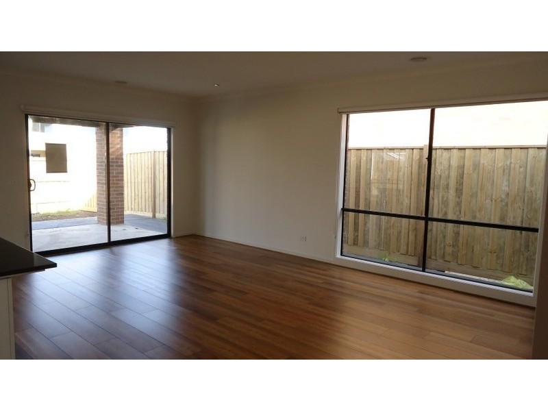 11 Oakham Drive, Williams Landing VIC 3027