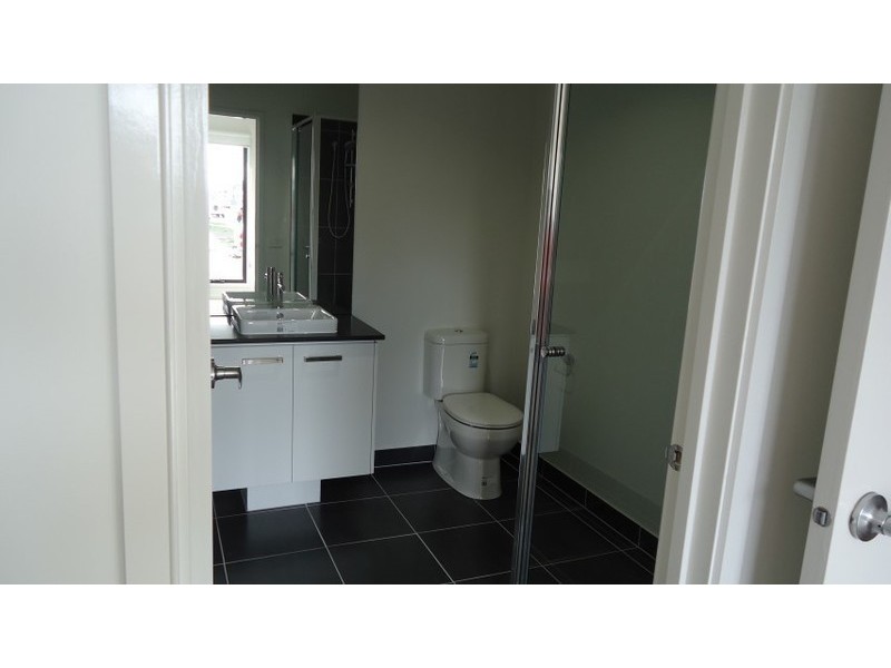 11 Oakham Drive, Williams Landing VIC 3027