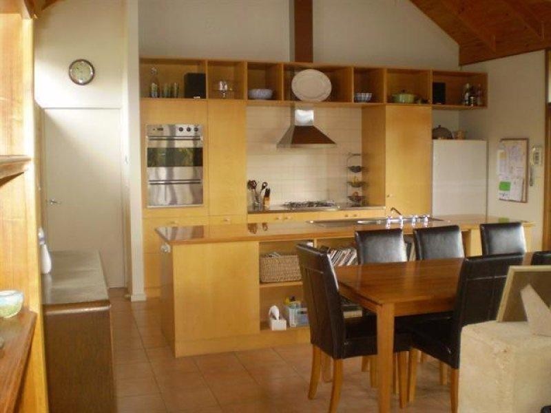 16 Jonathan Road, Gisborne VIC 3437