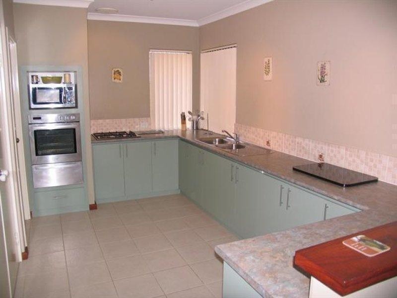 6 Skiff Way, Canning Vale WA 6155