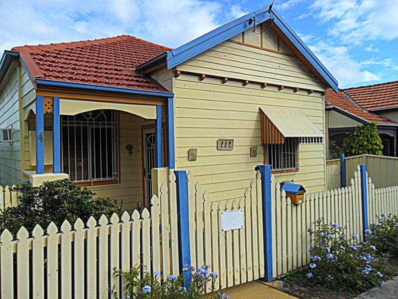 4 cross, Mayfield West NSW 2304