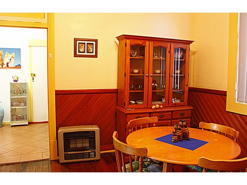 4 cross, Mayfield West NSW 2304