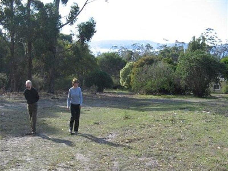 8 Hoods Road, Spring Beach TAS 7190