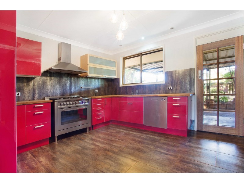 8 Stirling Crescent, Dampier WA 6713