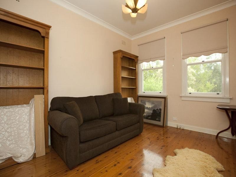 82 Dumfries Ave, Mount Ousley NSW 2519