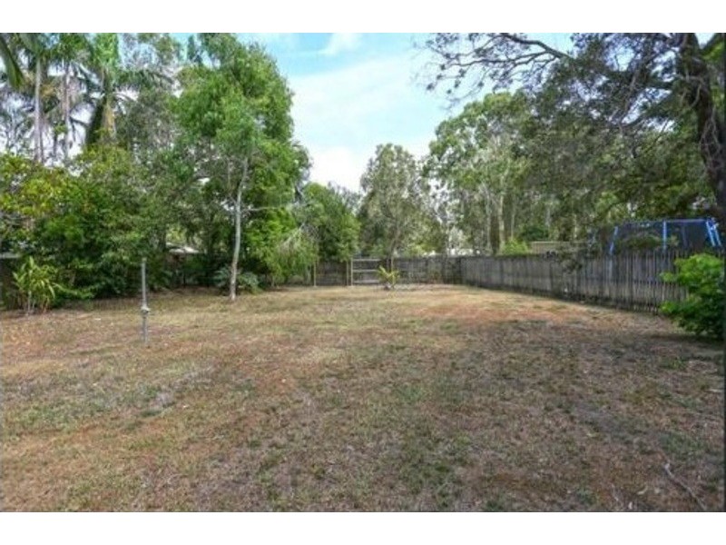 1A Skylark Street, Slade Point QLD 4740