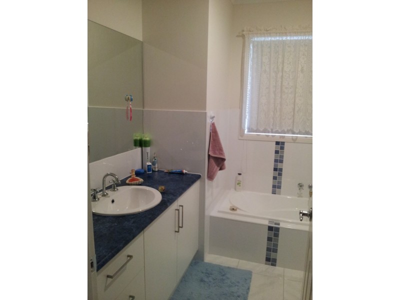 2/9 Rosewell Court, Norlane VIC 3214