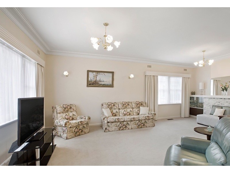 13 Waratah Avenue, Burwood VIC 3125