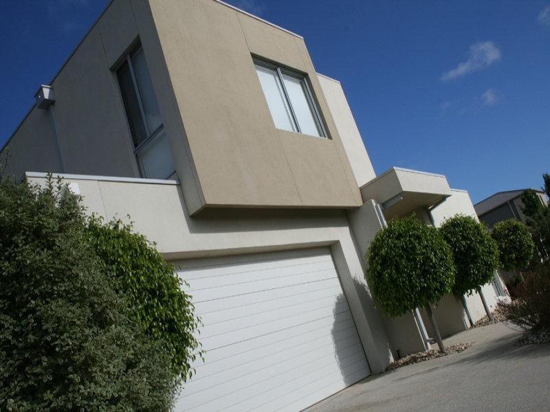 5 Lennon Boulevard, Point Cook VIC 3030