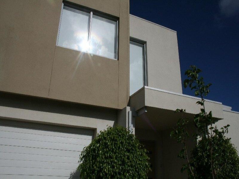 5 Lennon Boulevard, Point Cook VIC 3030