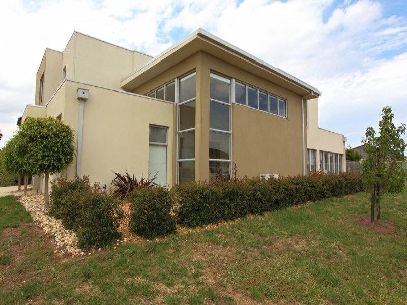 5 Lennon Boulevard, Point Cook VIC 3030