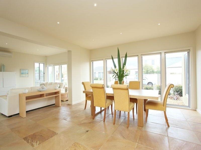 5 Lennon Boulevard, Point Cook VIC 3030