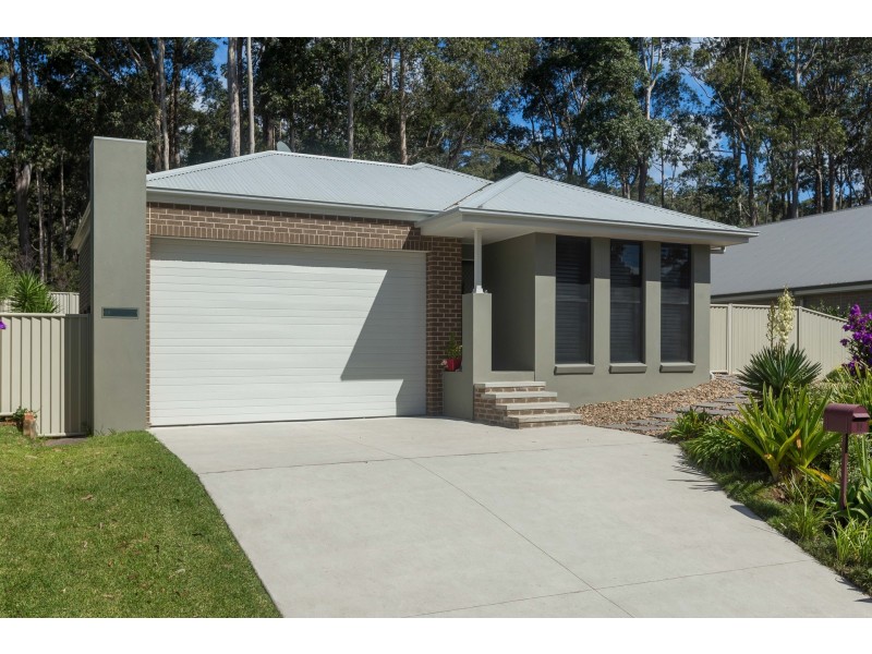 19 Luks Way, Batemans Bay NSW 2536