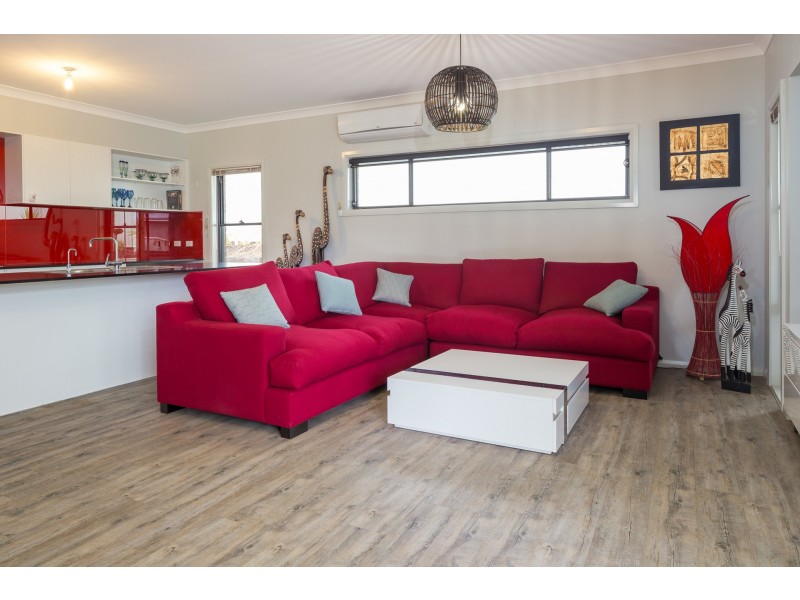 19 Luks Way, Batemans Bay NSW 2536