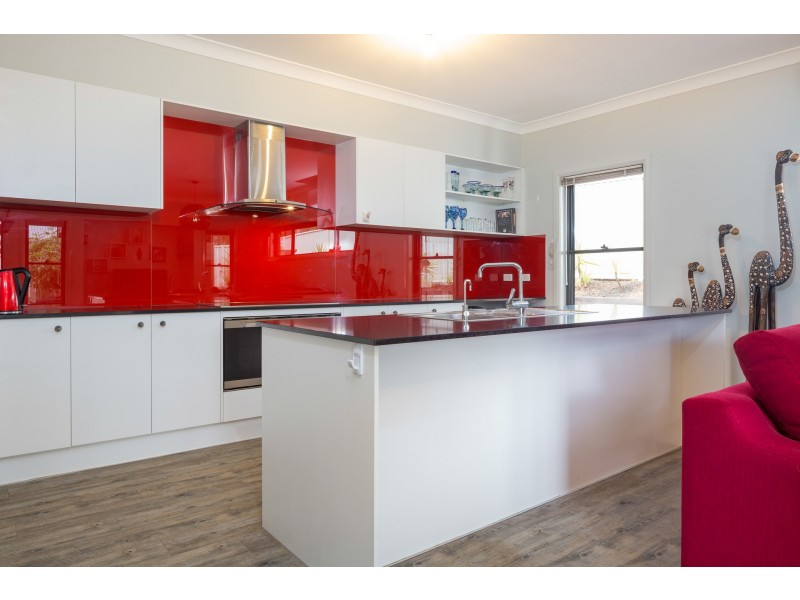 19 Luks Way, Batemans Bay NSW 2536