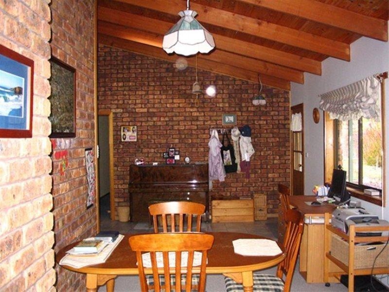 9 Nala Road, Oyster Cove TAS 7150