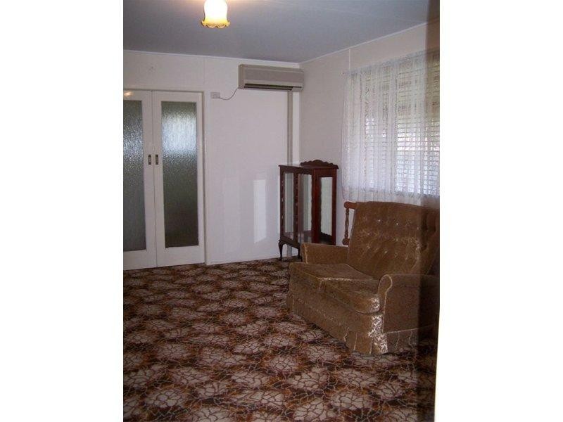 1 Lynne Street, Centenary Heights QLD 4350