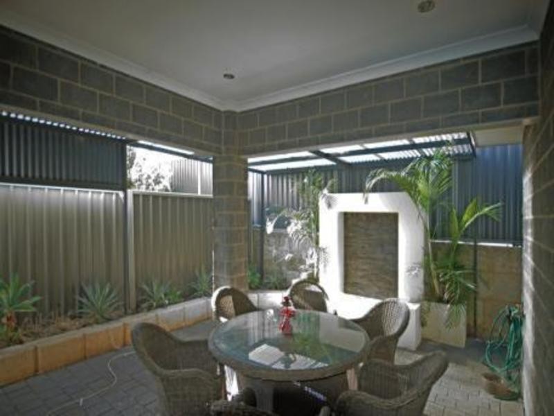 221 Landsdale Road, Landsdale WA 6065