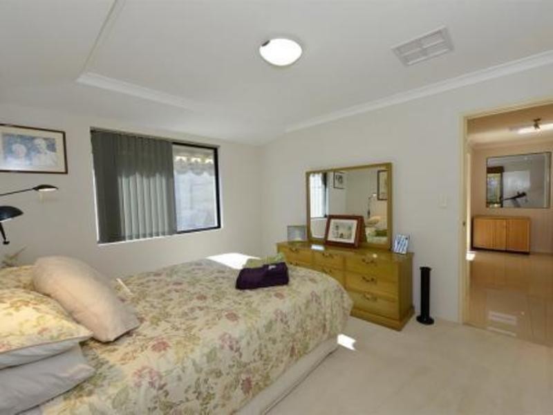 16 Edgebaston Drive, Madeley WA 6065