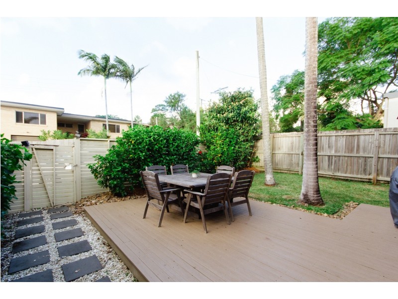 16 Elaine Street, Southport QLD 4215