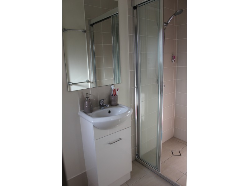 16 Elaine Street, Southport QLD 4215