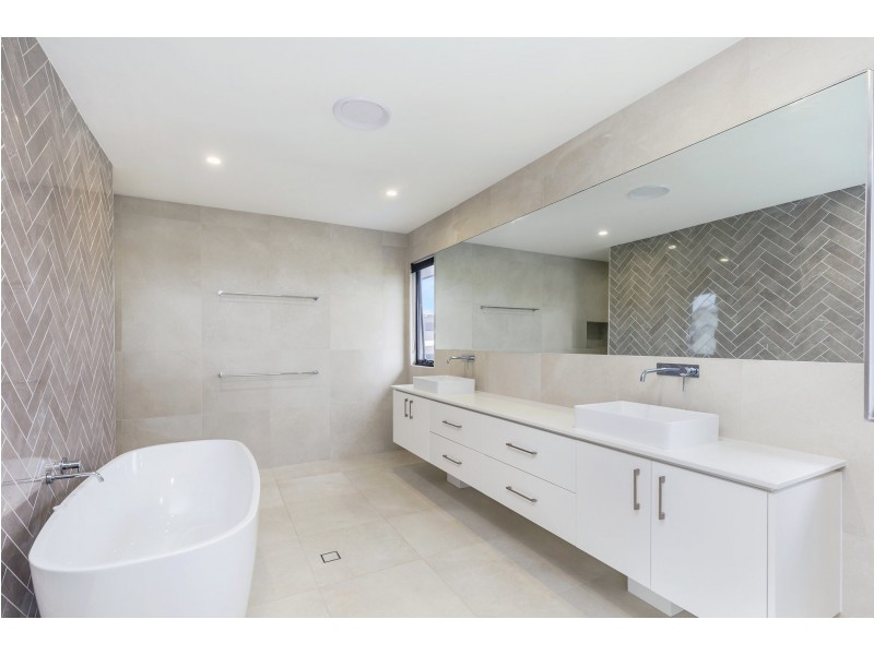 14 David Place, Manly West QLD 4179