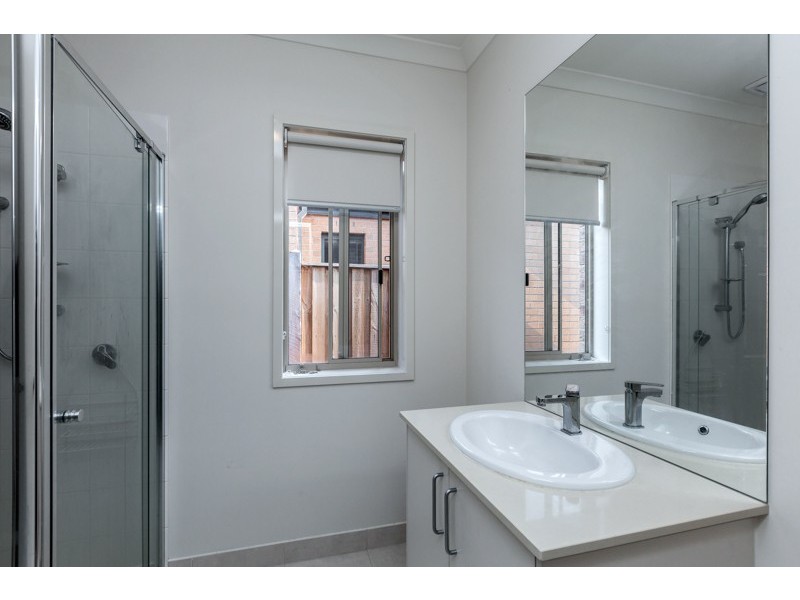 10 Living Crescent, Point Cook VIC 3030