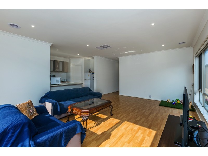 10 Living Crescent, Point Cook VIC 3030