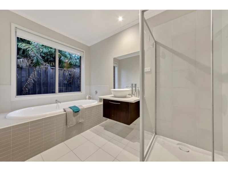 6 St Andrews Drive, Deer Park VIC 3023