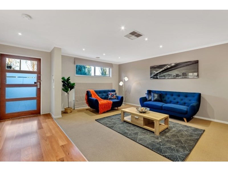 6 St Andrews Drive, Deer Park VIC 3023