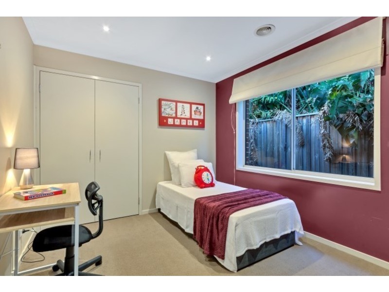 6 St Andrews Drive, Deer Park VIC 3023