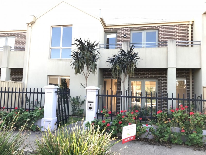 8 Shell Lane, Point Cook VIC 3030