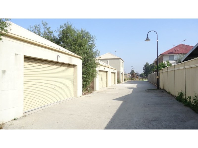 8 Shell Lane, Point Cook VIC 3030