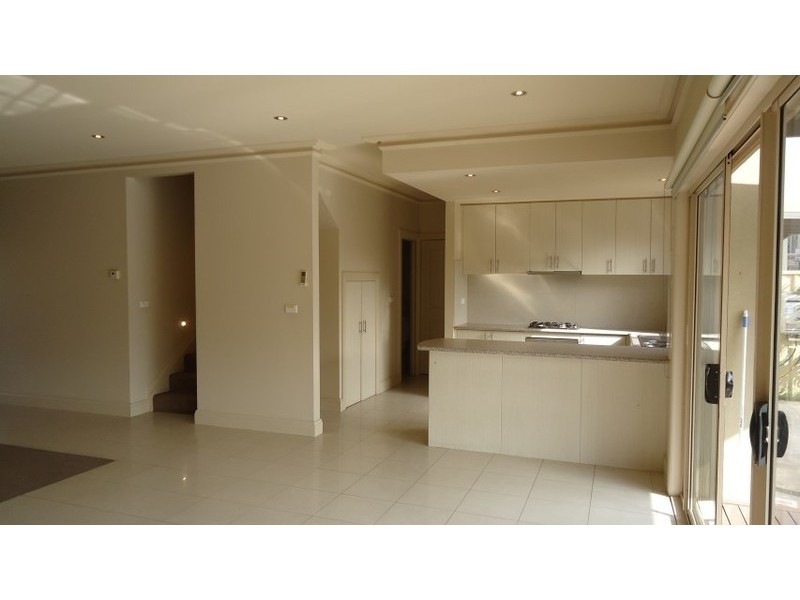 8 Shell Lane, Point Cook VIC 3030